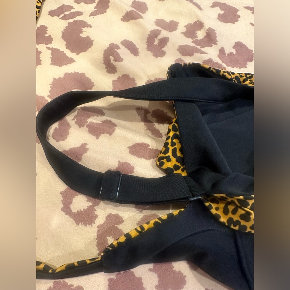 Reversible Leopard / Black Print One-Piece Swimsuit cut out bathing suit - Picture 5 of 17